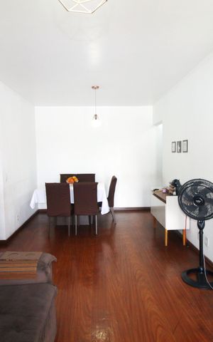 Apartamento à venda com 77m², 2 quartos e 1 vagaSala