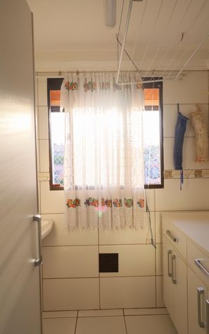 Apartamento à venda com 90m², 3 quartos e 2 vagasCozinha e Área de Serviço