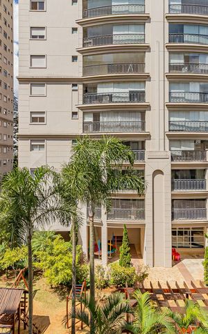 Apartamento para alugar com 136m², 2 quartos e 3 vagas Apartamento para alugar com 136m², 2 quartos e 3 vagasVista da Suíte 2