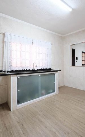 Casa para alugar com 60m², 2 quartos e 1 vagaSala/Cozinha