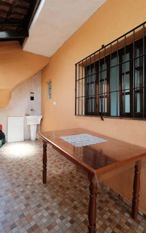 Casa para alugar com 60m², 2 quartos e 1 vagaÁrea de Serviço