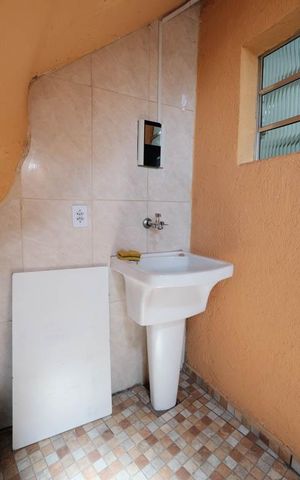 Casa para alugar com 60m², 2 quartos e 1 vagaÁrea de Serviço