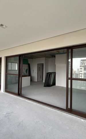 Apartamento à venda com 166m², 3 quartos e 3 vagas Apartamento à venda com 166m², 3 quartos e 3 vagasVaranda