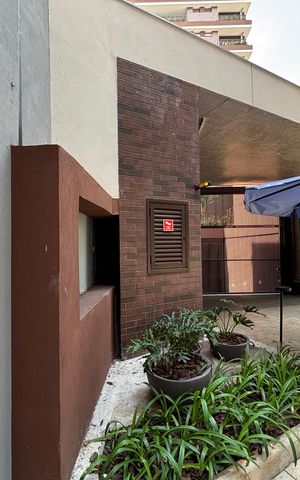 Apartamento à venda com 166m², 3 quartos e 3 vagas Apartamento à venda com 166m², 3 quartos e 3 vagasPlaca quinto andar