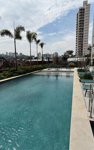 Apartamento à venda com 166m², 3 quartos e 3 vagas Apartamento à venda com 166m², 3 quartos e 3 vagasPiscina