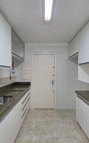 Apartamento à venda com 100m², 3 quartos e 2 vagas Apartamento à venda com 100m², 3 quartos e 2 vagasCozinha