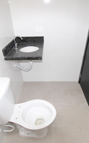 Casa à venda com 73m², 2 quartos e 1 vaga Casa à venda com 73m², 2 quartos e 1 vagaBanheiro da Suíte 2