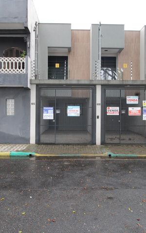 Casa à venda com 73m², 2 quartos e 1 vaga Casa à venda com 73m², 2 quartos e 1 vagaFachada