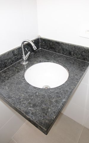 Casa à venda com 73m², 2 quartos e 1 vaga Casa à venda com 73m², 2 quartos e 1 vagaBanheiro da Suíte 2