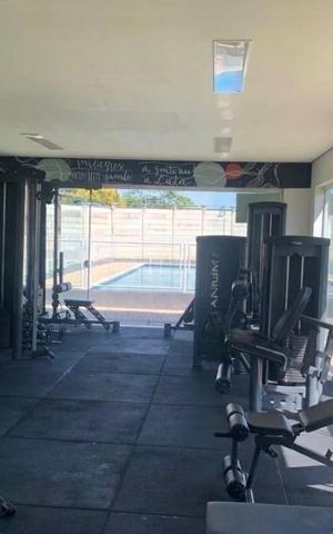 Casa de condomínio à venda com 105m², 3 quartos e 2 vagas