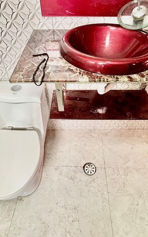 Casa para alugar com 80m², 2 quartos e sem vaga Casa para alugar com 80m², 2 quartos e sem vagaBanheiro