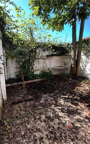Casa à venda com 153m², 3 quartos e 2 vagas