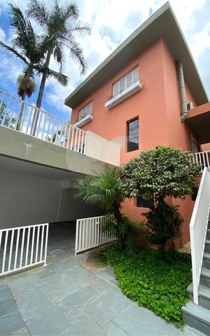 Casa à venda com 268m², 4 quartos e 5 vagas