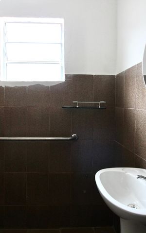 Casa para alugar com 50m², 1 quarto e sem vaga Casa para alugar com 50m², 1 quarto e sem vagaBanheiro