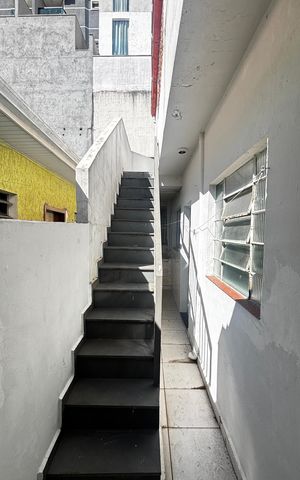 Casa para alugar com 100m², 1 quarto e 1 vagaEscada