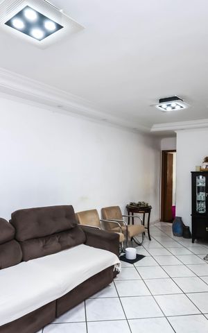 Casa à venda com 150m², 3 quartos e 2 vagasSala