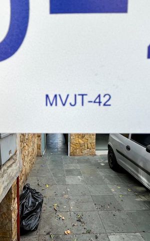 Casa para alugar com 59m², 2 quartos e sem vaga Casa para alugar com 59m², 2 quartos e sem vagaPlaquinha instalada dia 28 de agosto de 2026 código da plaquinha: MVJT-42