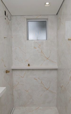 Apartamento para alugar com 58m², 2 quartos e 1 vaga Apartamento para alugar com 58m², 2 quartos e 1 vagaBanheiro do Quarto 2 Suíte