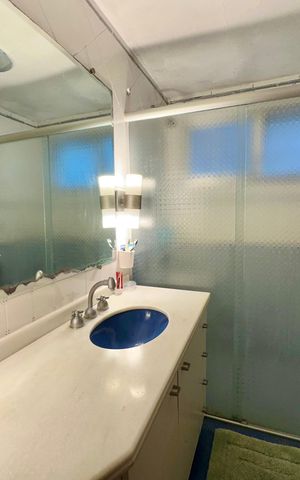 Apartamento à venda com 160m², 4 quartos e 2 vagas Apartamento à venda com 160m², 4 quartos e 2 vagasBanheiro Social