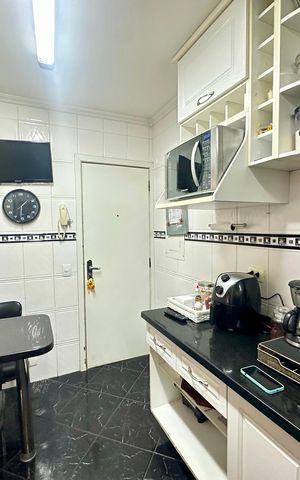 Apartamento à venda com 160m², 4 quartos e 2 vagas Apartamento à venda com 160m², 4 quartos e 2 vagasCozinha