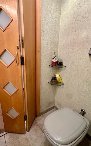 Apartamento à venda com 160m², 4 quartos e 2 vagas Apartamento à venda com 160m², 4 quartos e 2 vagasLavabo