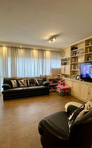 Apartamento à venda com 160m², 4 quartos e 2 vagas Apartamento à venda com 160m², 4 quartos e 2 vagasSala