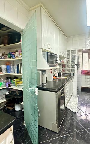 Apartamento à venda com 160m², 4 quartos e 2 vagas Apartamento à venda com 160m², 4 quartos e 2 vagasCozinha