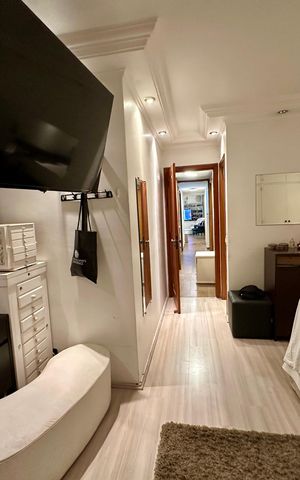 Apartamento à venda com 160m², 4 quartos e 2 vagas Apartamento à venda com 160m², 4 quartos e 2 vagasSuíte