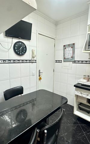 Apartamento à venda com 160m², 4 quartos e 2 vagas Apartamento à venda com 160m², 4 quartos e 2 vagasCozinha