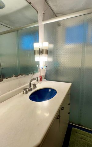 Apartamento à venda com 160m², 4 quartos e 2 vagas Apartamento à venda com 160m², 4 quartos e 2 vagasBanheiro Social