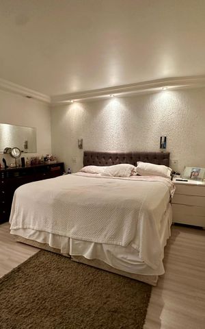 Apartamento à venda com 160m², 4 quartos e 2 vagas Apartamento à venda com 160m², 4 quartos e 2 vagasSuíte