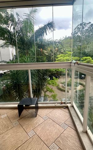 Apartamento à venda com 160m², 4 quartos e 2 vagas Apartamento à venda com 160m², 4 quartos e 2 vagasVaranda