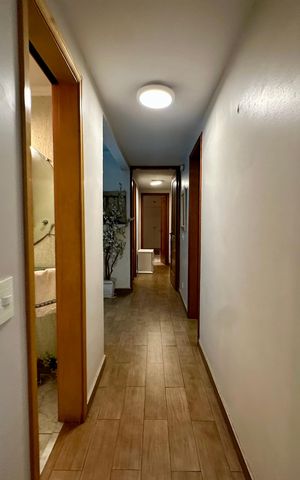 Apartamento à venda com 160m², 4 quartos e 2 vagas Apartamento à venda com 160m², 4 quartos e 2 vagasCorredor