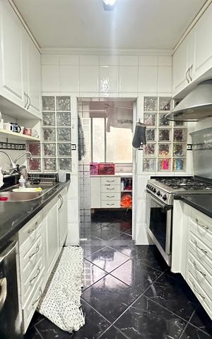Apartamento à venda com 160m², 4 quartos e 2 vagas Apartamento à venda com 160m², 4 quartos e 2 vagasCozinha