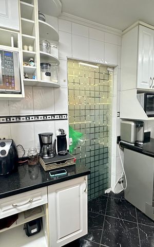 Apartamento à venda com 160m², 4 quartos e 2 vagas Apartamento à venda com 160m², 4 quartos e 2 vagasCozinha