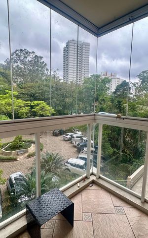 Apartamento à venda com 160m², 4 quartos e 2 vagas Apartamento à venda com 160m², 4 quartos e 2 vagasVaranda