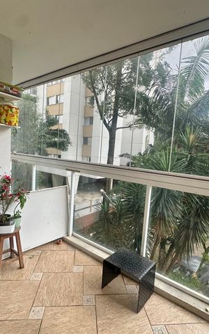 Apartamento à venda com 160m², 4 quartos e 2 vagas Apartamento à venda com 160m², 4 quartos e 2 vagasVaranda