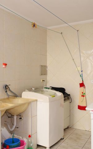Casa à venda com 210m², 3 quartos e 2 vagasÁrea de Serviço