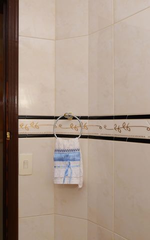 Casa à venda com 210m², 3 quartos e 2 vagasBanheiro 3