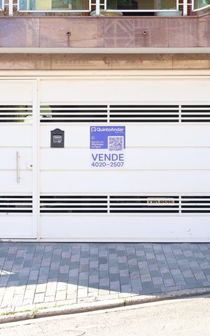 Casa à venda com 210m², 3 quartos e 2 vagasPlaca GRANDE instalada no portão do imóvel, dia 03.09.2026 - Código da placa: UKLP-585