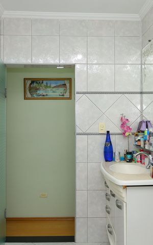 Casa à venda com 210m², 3 quartos e 2 vagasBanheiro 1 - Suíte