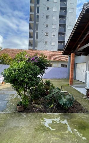 Casa para alugar com 360m², 4 quartos e 3 vagas