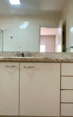 Apartamento para alugar com 162m², 2 quartos e 1 vaga Apartamento para alugar com 162m², 2 quartos e 1 vagaBanheiro da Suíte