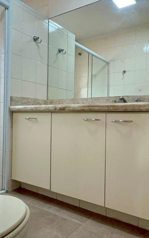 Apartamento para alugar com 162m², 2 quartos e 1 vaga Apartamento para alugar com 162m², 2 quartos e 1 vagaBanheiro da Suíte