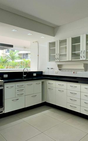 Apartamento para alugar com 162m², 2 quartos e 1 vaga Apartamento para alugar com 162m², 2 quartos e 1 vagaCozinha