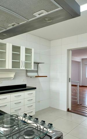 Apartamento para alugar com 162m², 2 quartos e 1 vaga Apartamento para alugar com 162m², 2 quartos e 1 vagaCozinha