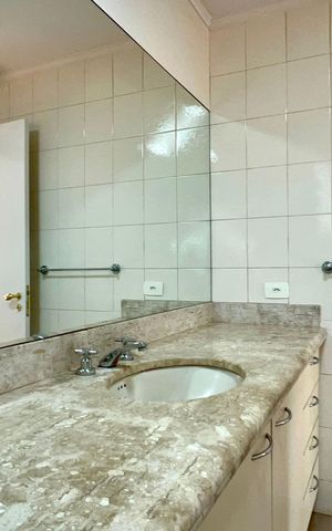 Apartamento para alugar com 162m², 2 quartos e 1 vaga Apartamento para alugar com 162m², 2 quartos e 1 vagaBanheiro da Suíte