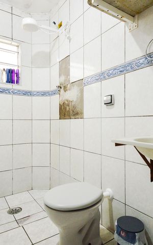 Casa à venda com 125m², 3 quartos e 2 vagasBanheiro