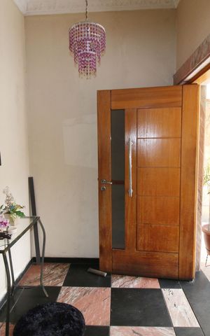 Casa à venda com 240m², 4 quartos e 3 vagasSala
