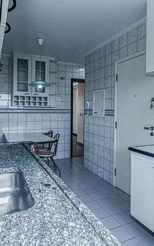 Apartamento para alugar com 120m², 4 quartos e 3 vagas Apartamento para alugar com 120m², 4 quartos e 3 vagasCozinha